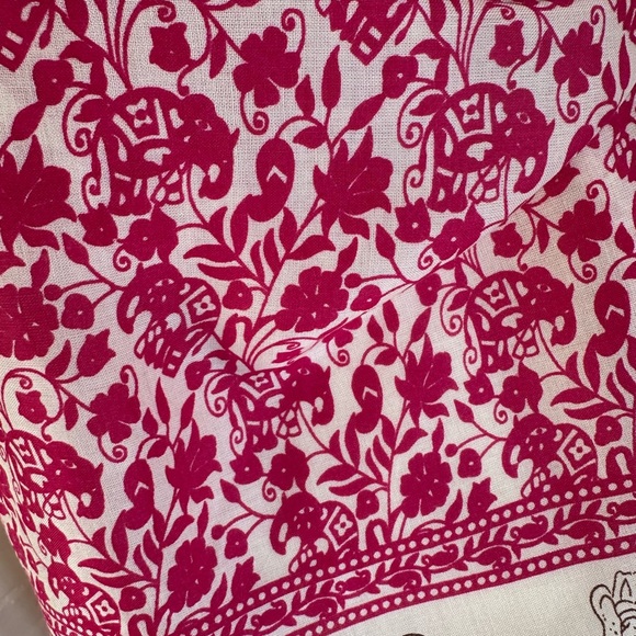 Pink and White Patterned Shawl - Picture 6 of 7